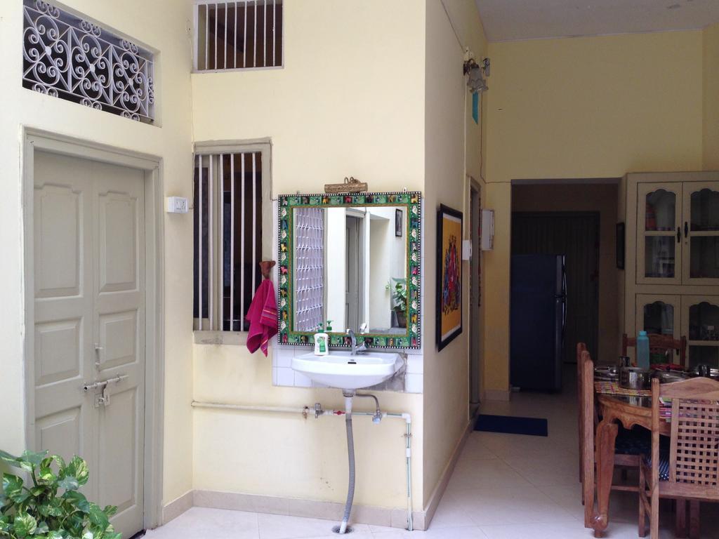 Granny'S Inn Varanasi Zimmer foto