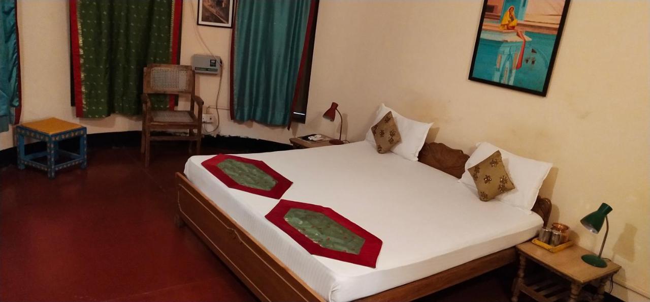 Granny'S Inn Varanasi Zimmer foto